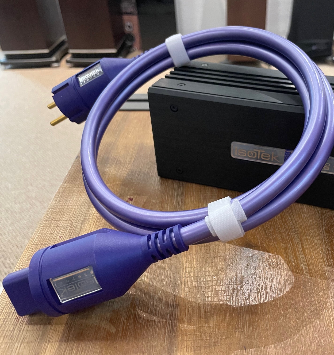 IsoTek EVO3 Syncro Uni + napájecí kabel